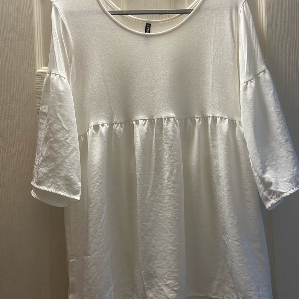 Piphany white ruffle top medium